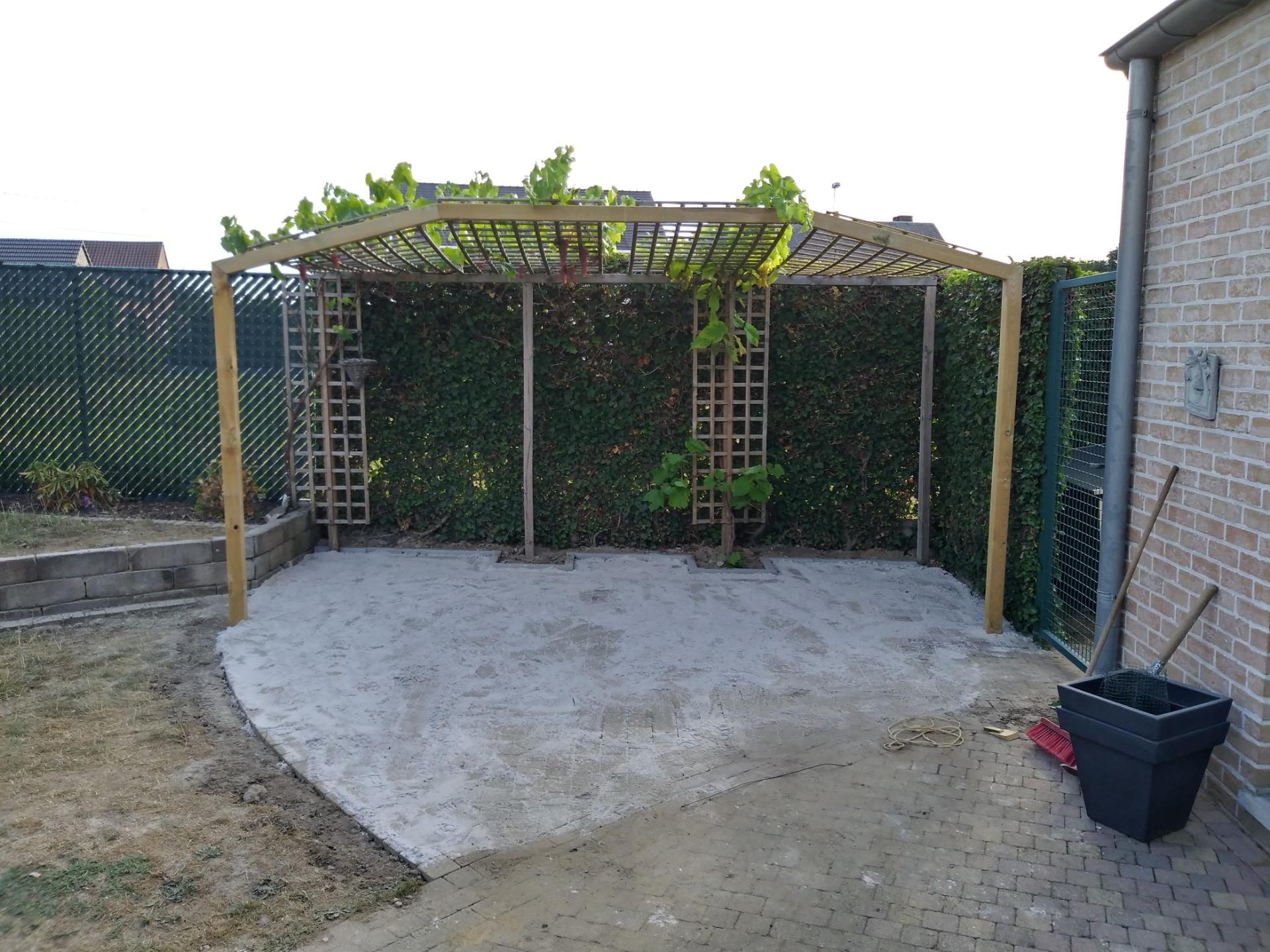 Budget pergola en klinkers Budget pergola en klinkers