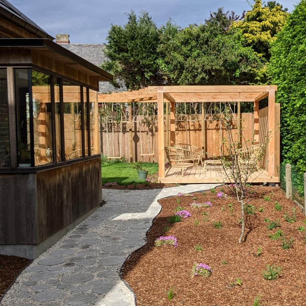 Afgewerkt resultaat terras met pergola